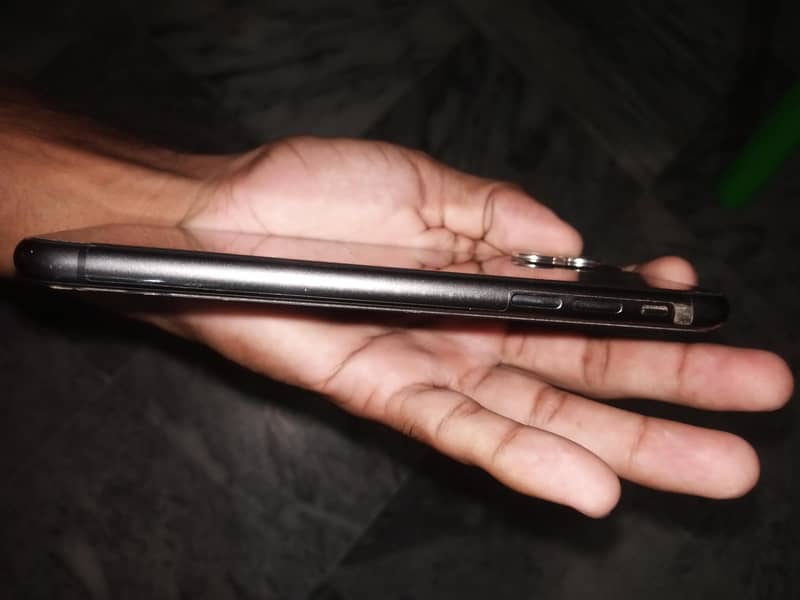 Apple iPhone 11 1