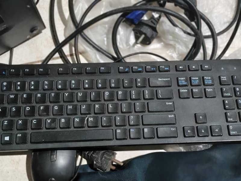 HP Desktop Computer Complete Set with Monitor, Keyboard & Mouse ...