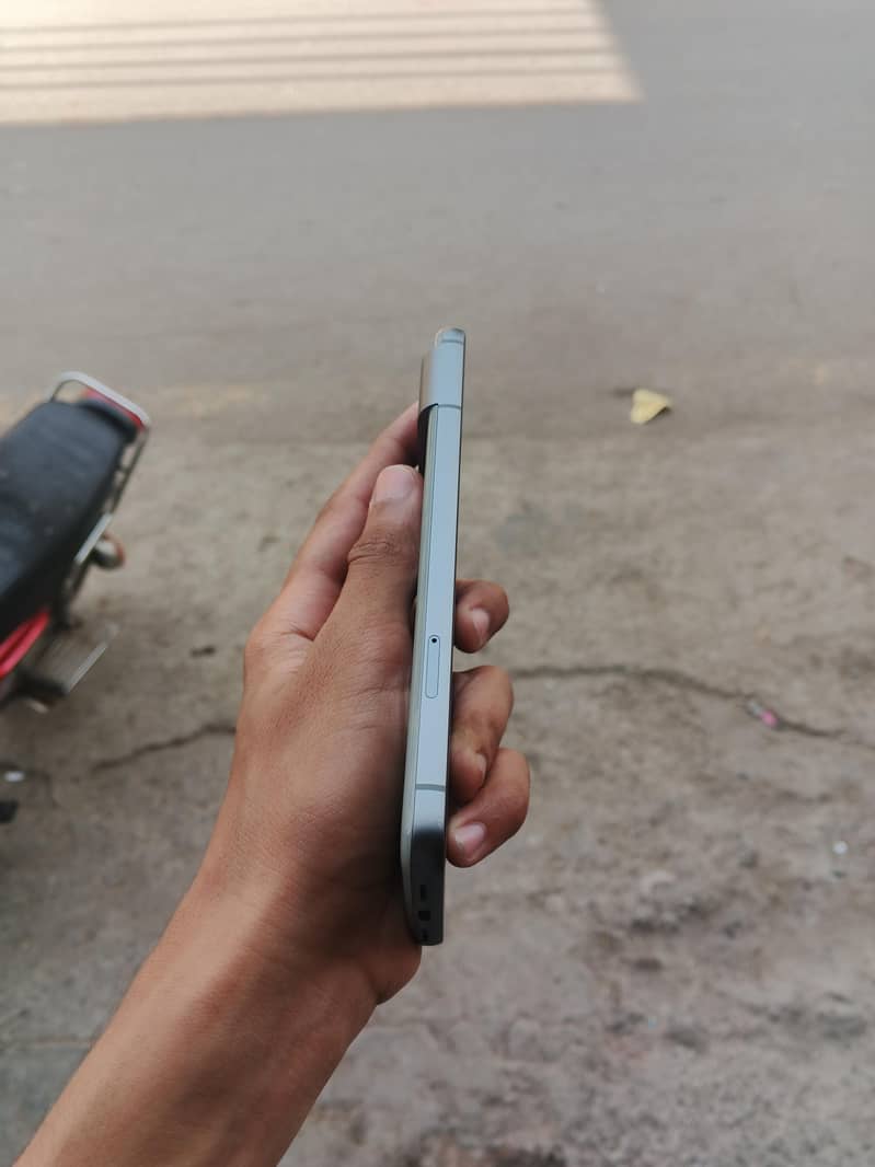 Google Pixel 8 2