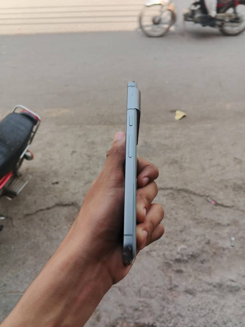 Google Pixel 8 3