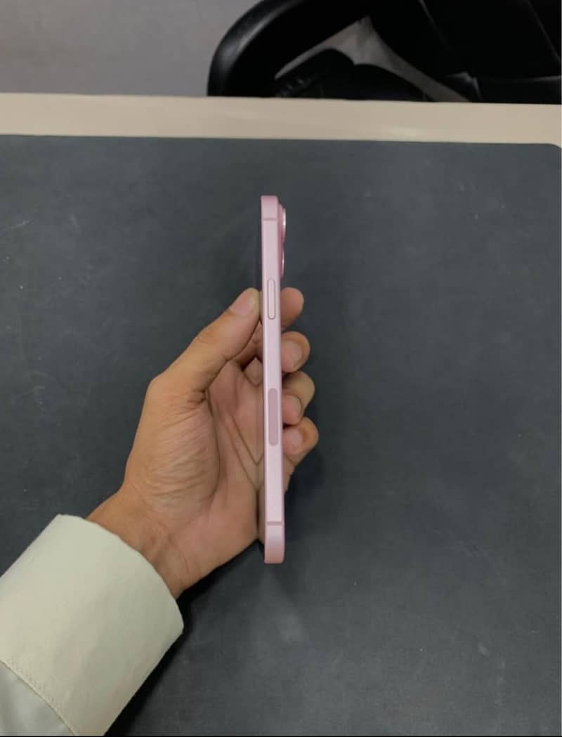 Apple iPhone 15 plus 2