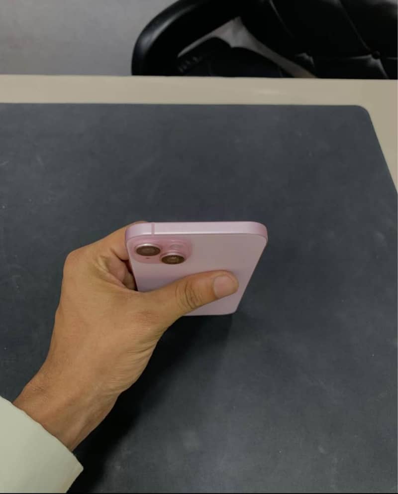 Apple iPhone 15 plus 4