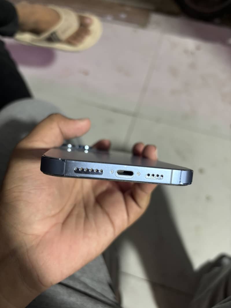 Apple iPhone 13 Pro Max 2