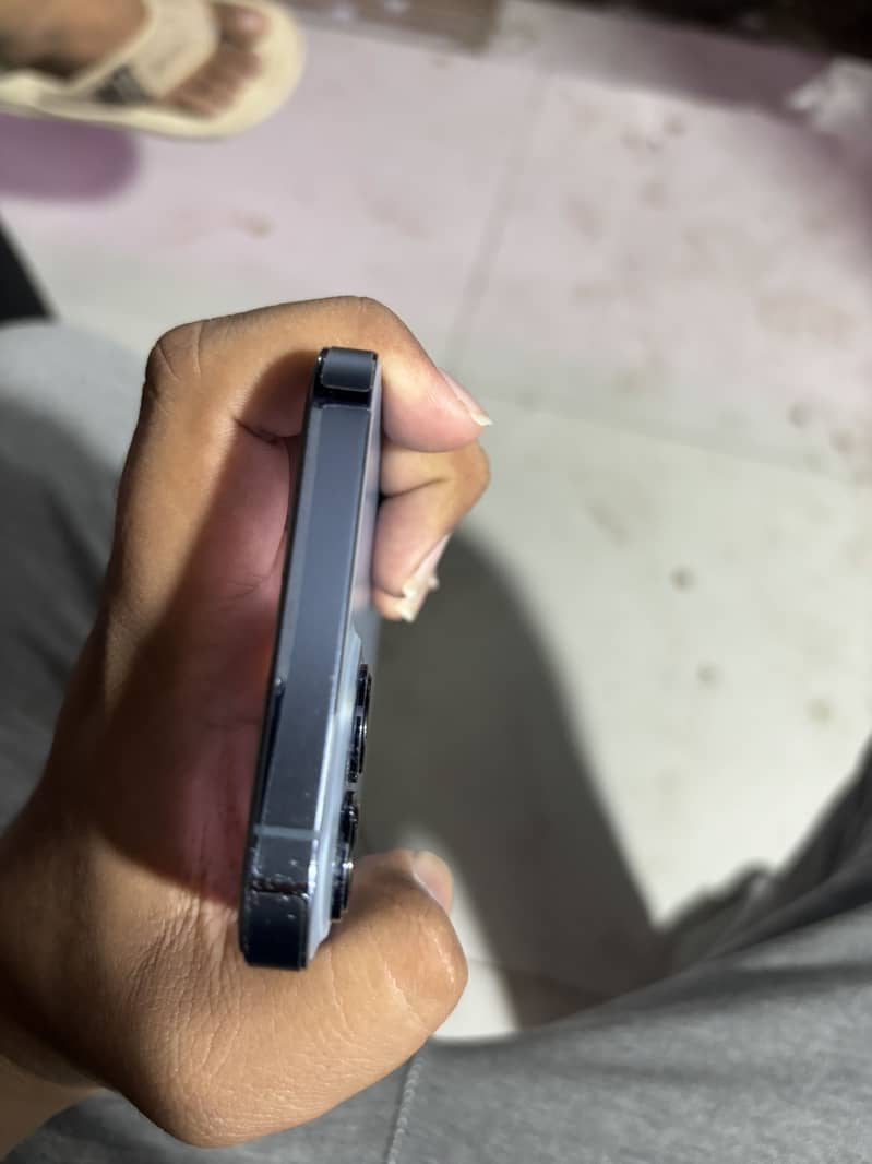 Apple iPhone 13 Pro Max 4