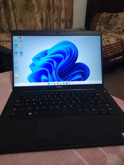 Dell Laptop 7390