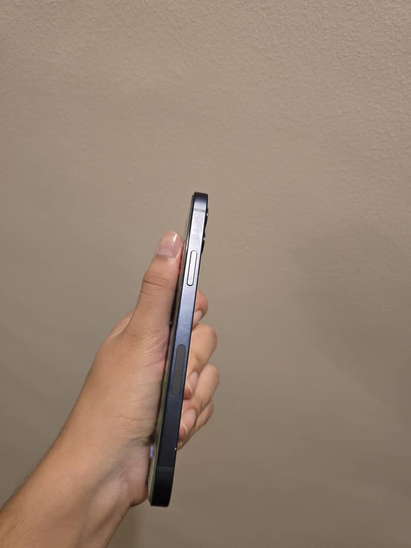 Apple iPhone 12 1