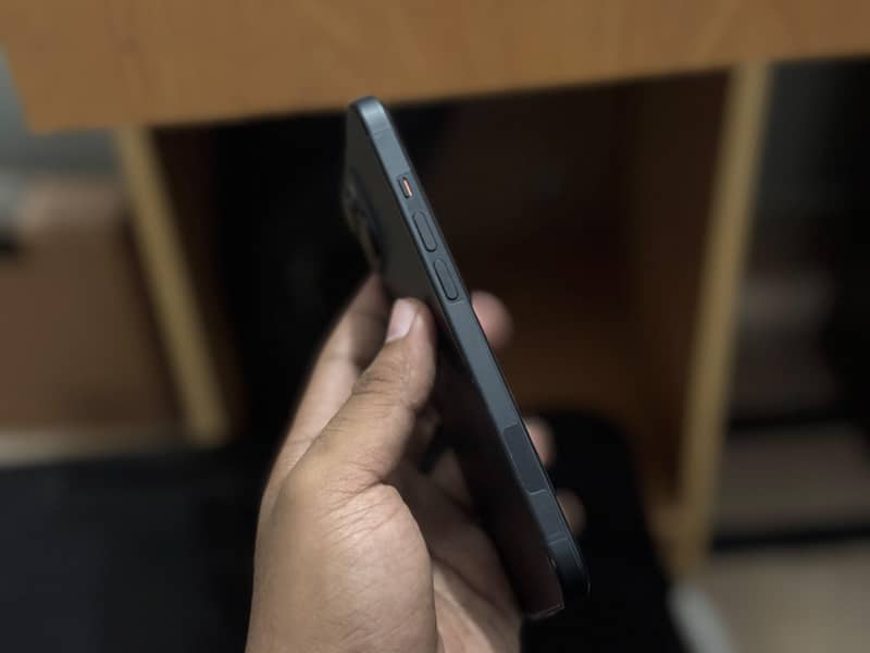 Apple iPhone 15 4