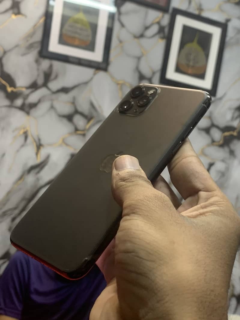 Apple iPhone 11 Pro Max 1