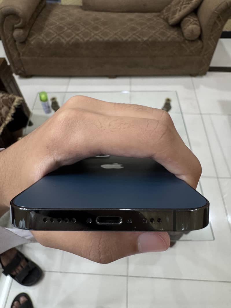 Apple iPhone 12 Pro 3