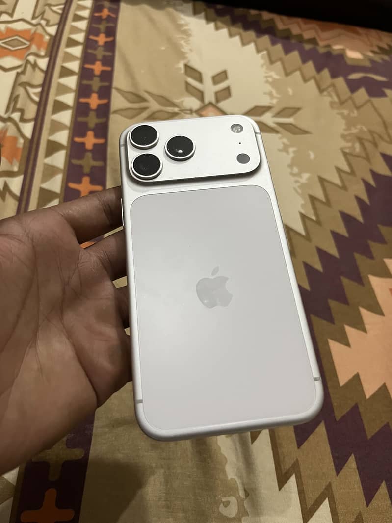 Apple iPhone 17 Pro Max 0