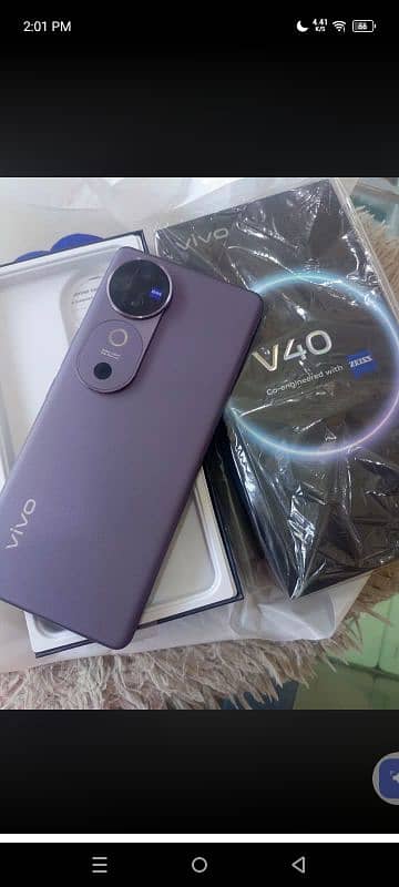 Vivo v40 8GB 256 GB
