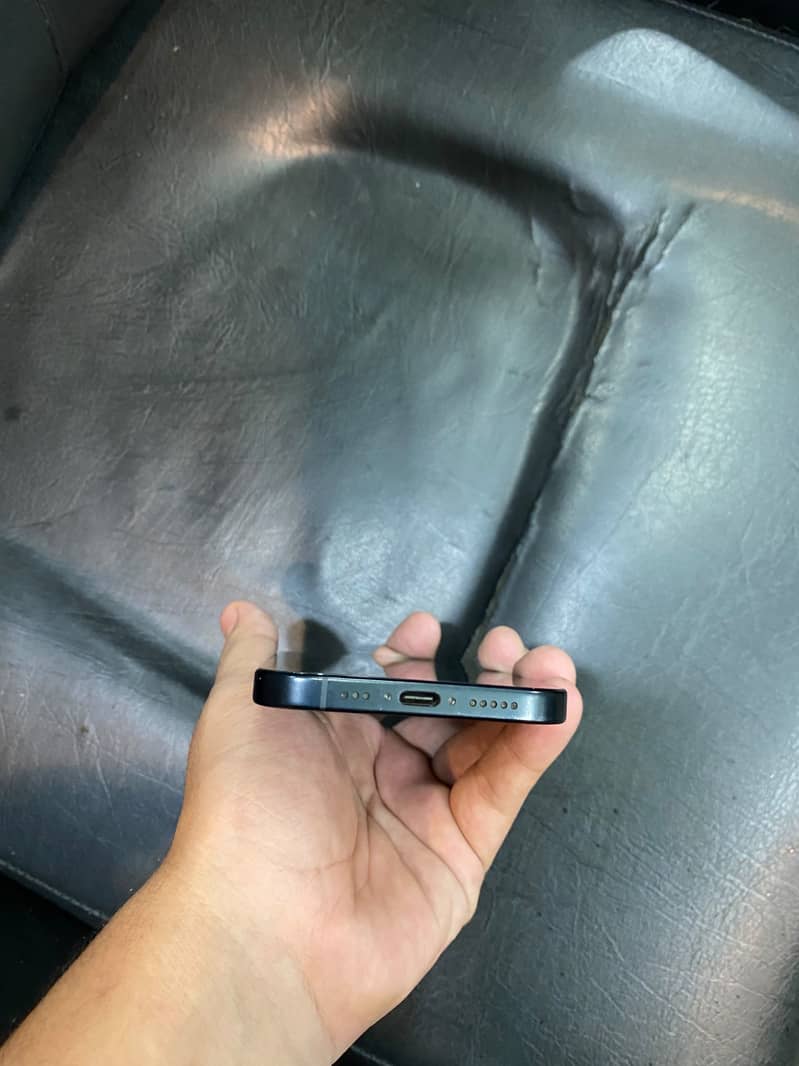 Apple iPhone 16 1