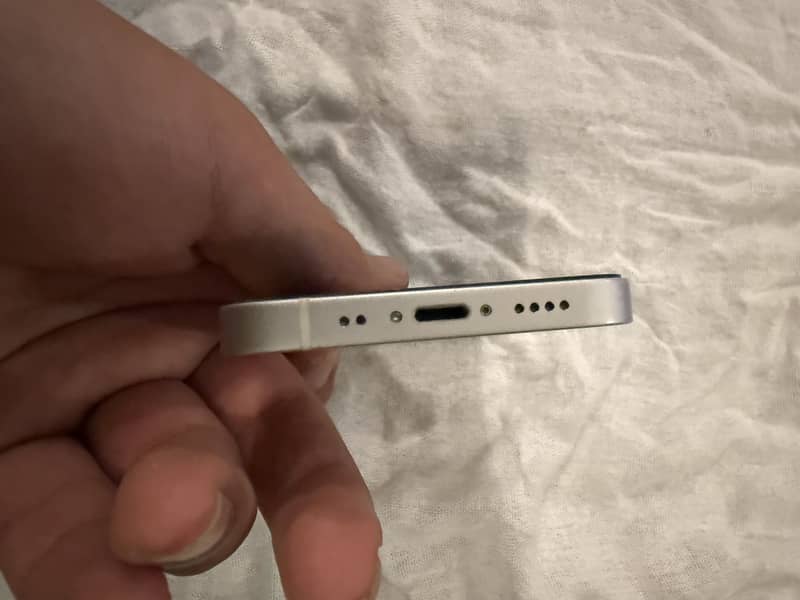 Apple iPhone 12 mini 1