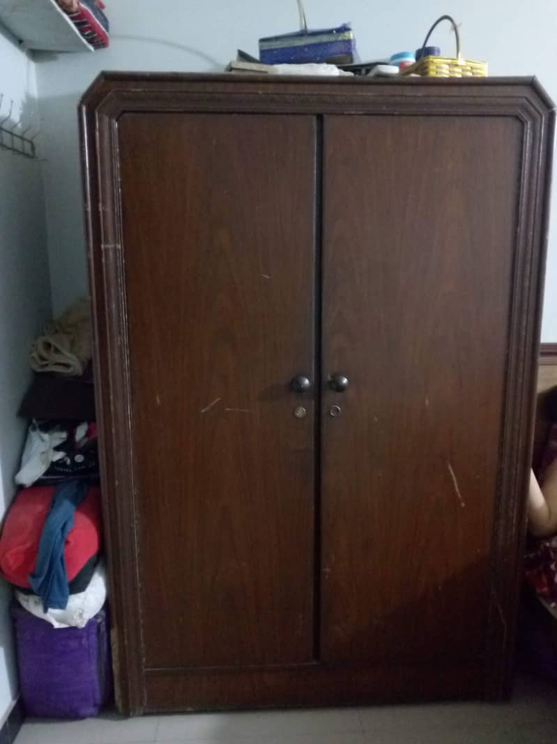 bad bd cupboard 0