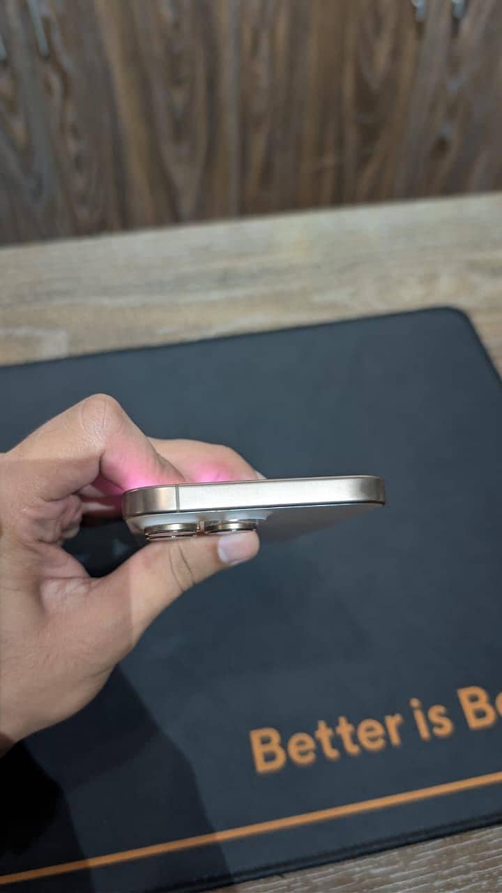 Apple iPhone 16 Pro Max 5
