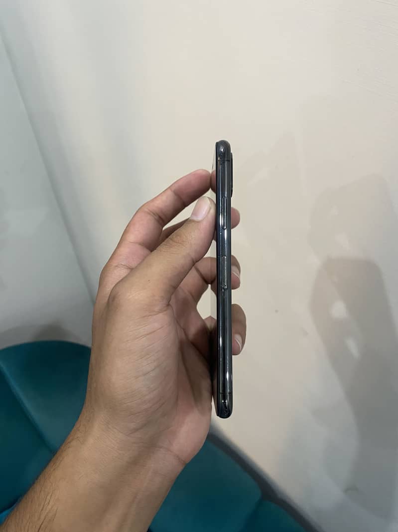 Apple iPhone X 2