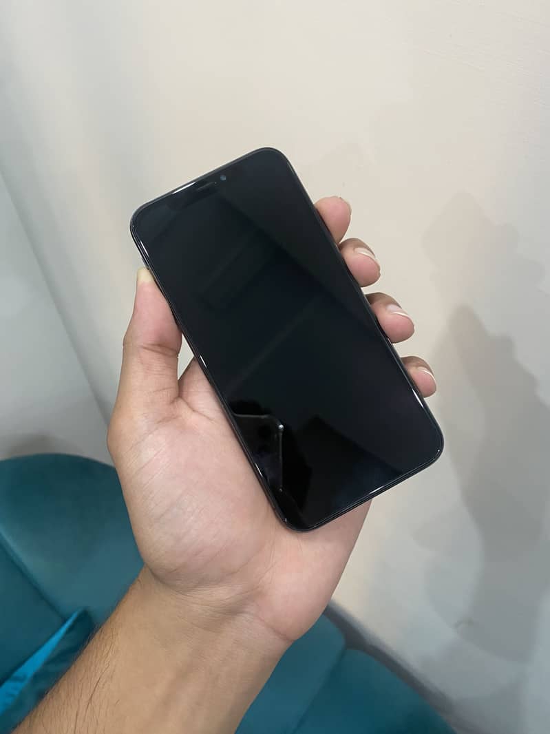 Apple iPhone X 4