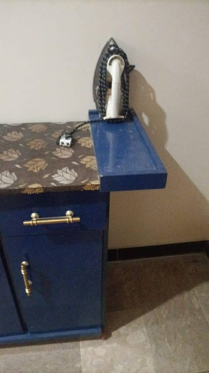 Iron Stand 0