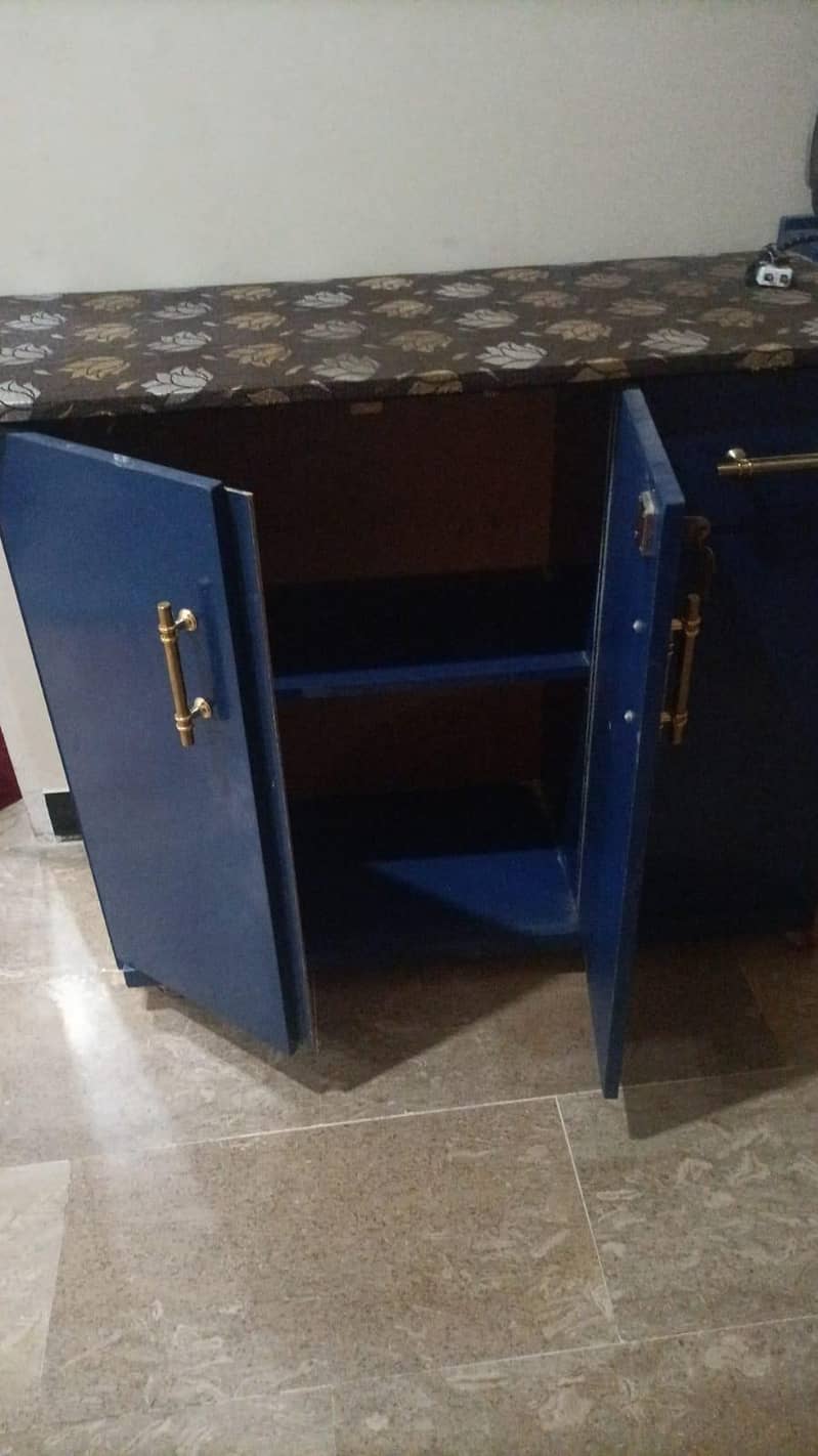 Iron Stand 1