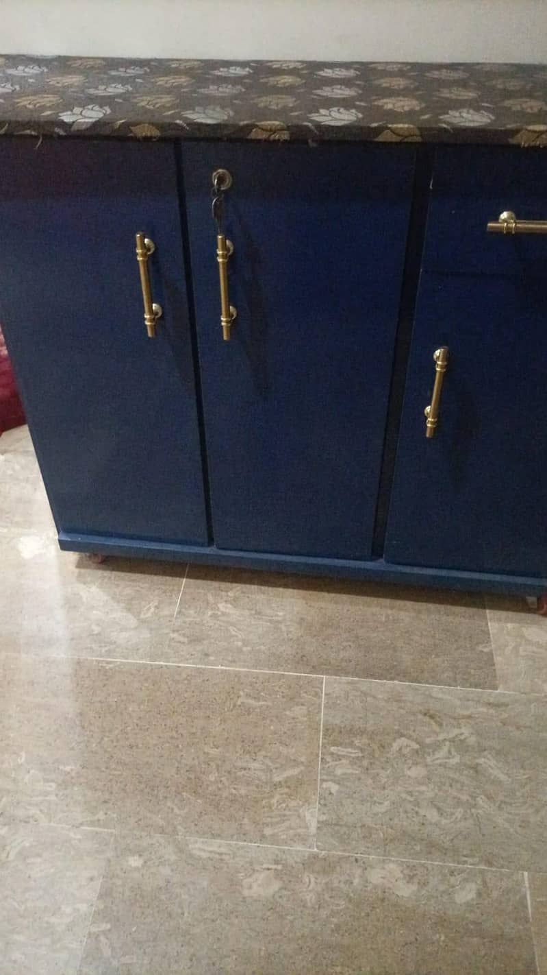 Iron Stand 2
