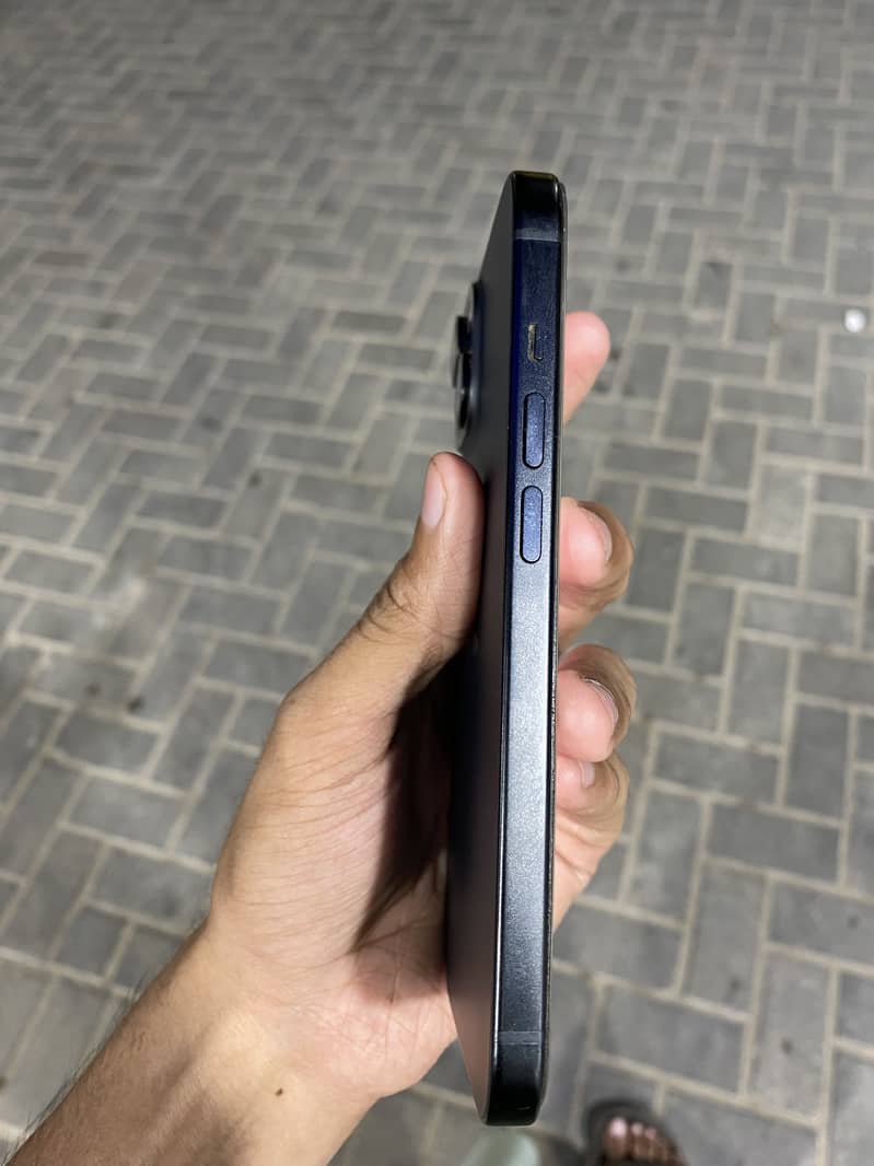 Apple iPhone 15 3