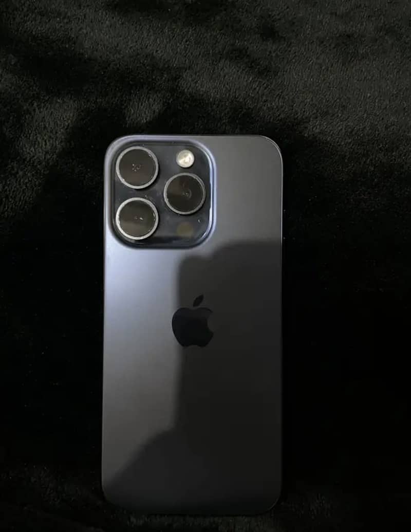 Apple iPhone 15 Pro 3