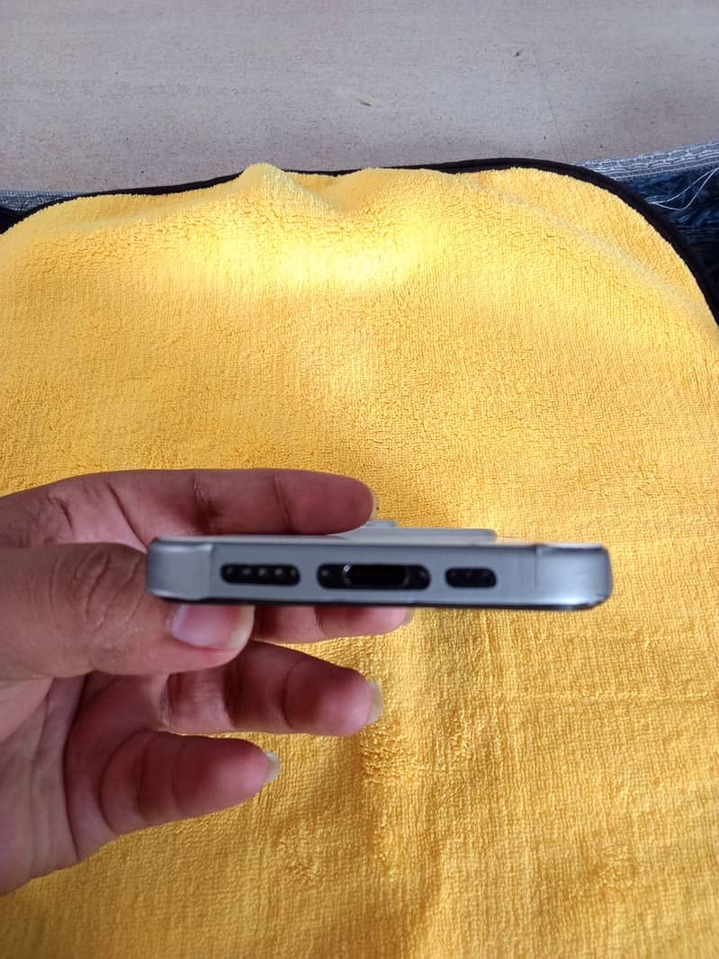 Apple iPhone 15 Pro 7