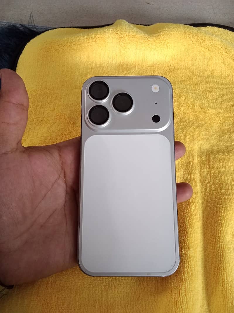 Apple iPhone 15 Pro 11