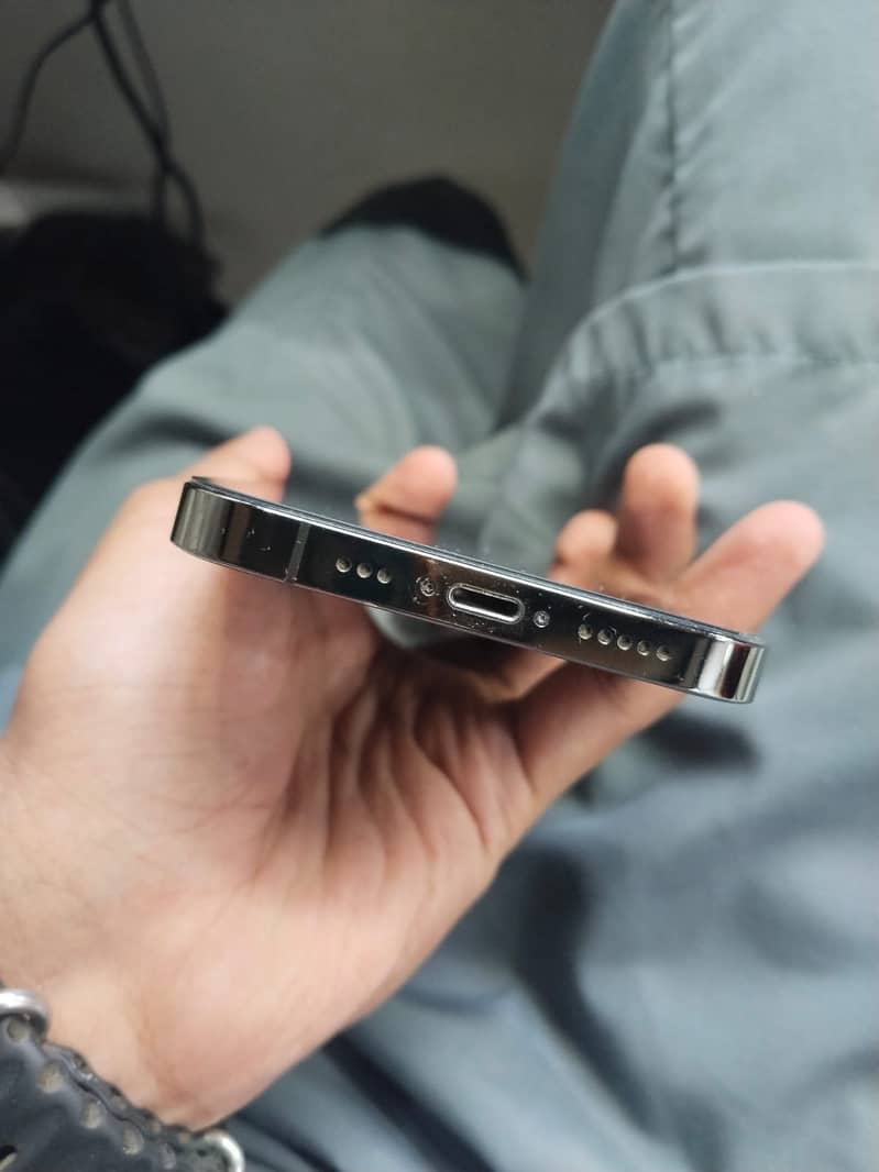 Apple iPhone 12 Pro 2