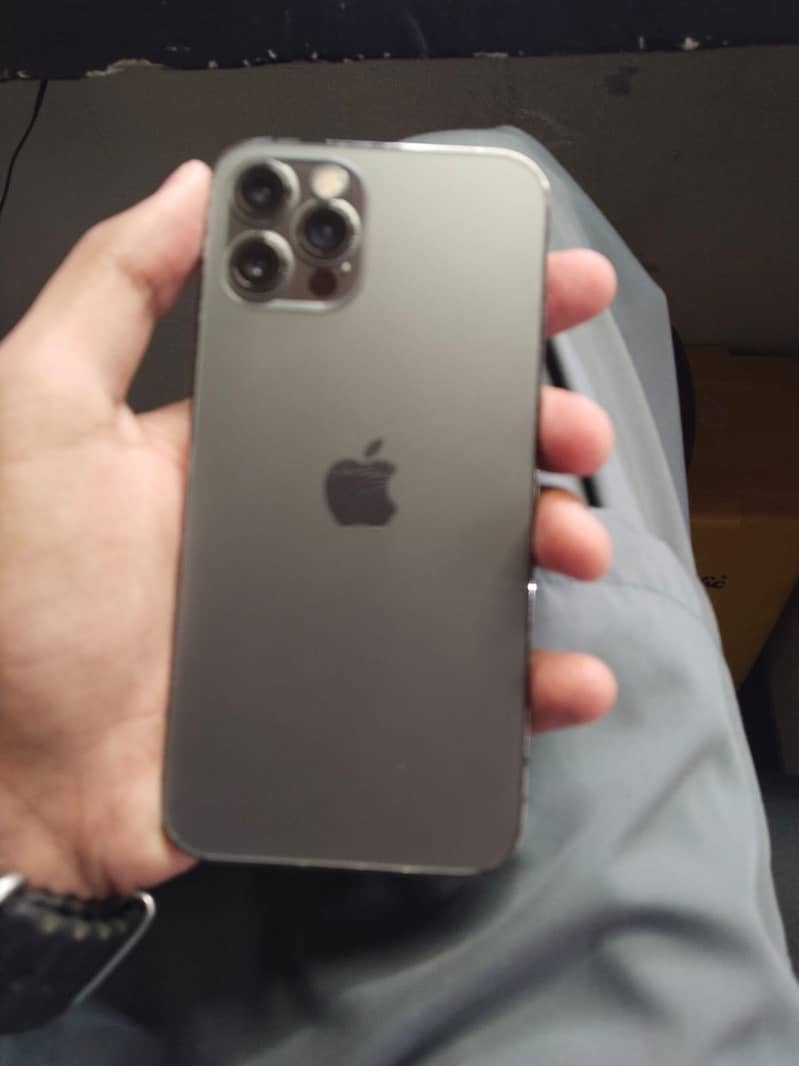 Apple iPhone 12 Pro 3