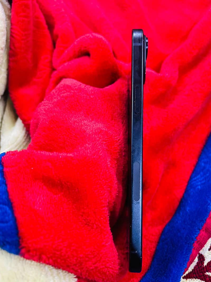 Apple iPhone 15 plus 13
