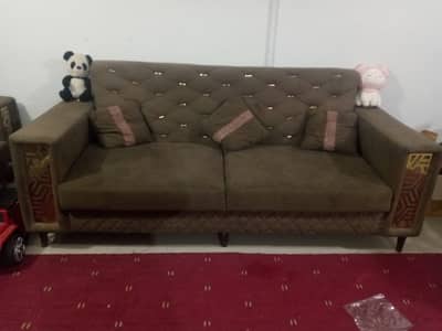 5 seater new condition
