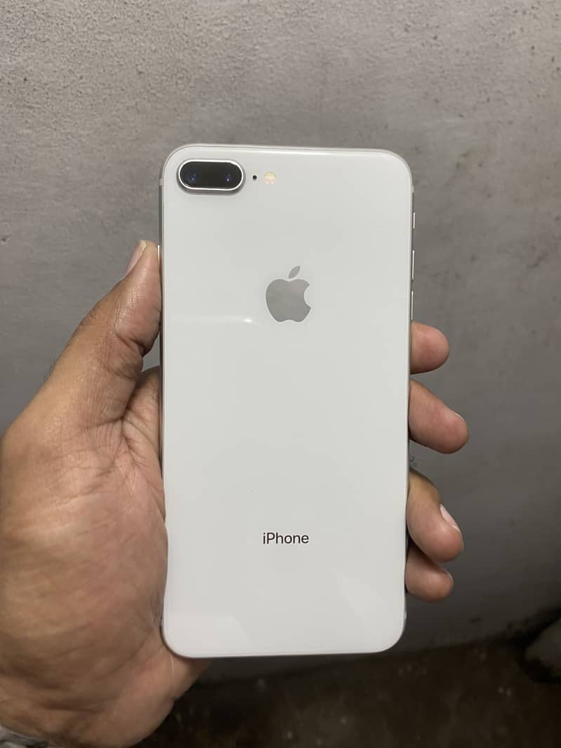 Apple iPhone 8 Plus 0
