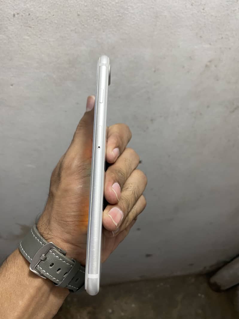 Apple iPhone 8 Plus 3