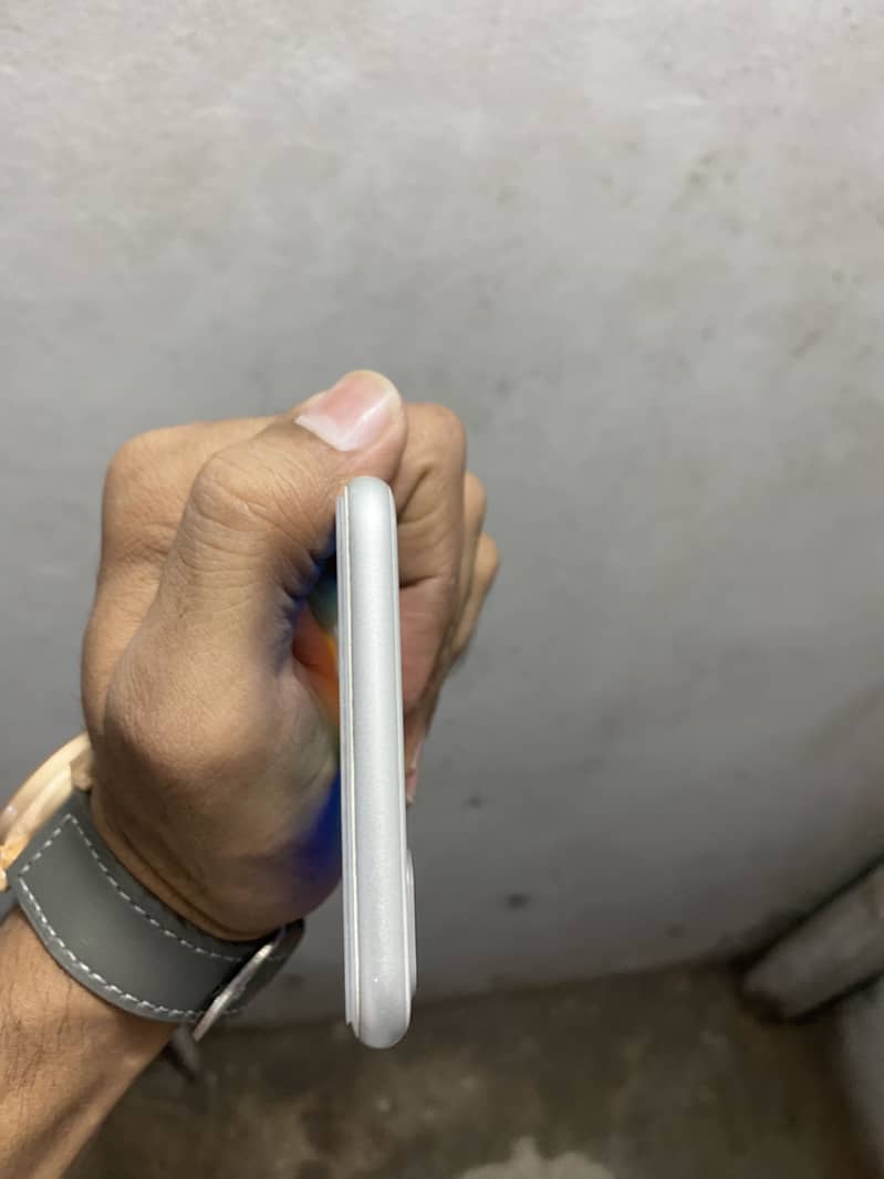 Apple iPhone 8 Plus 4