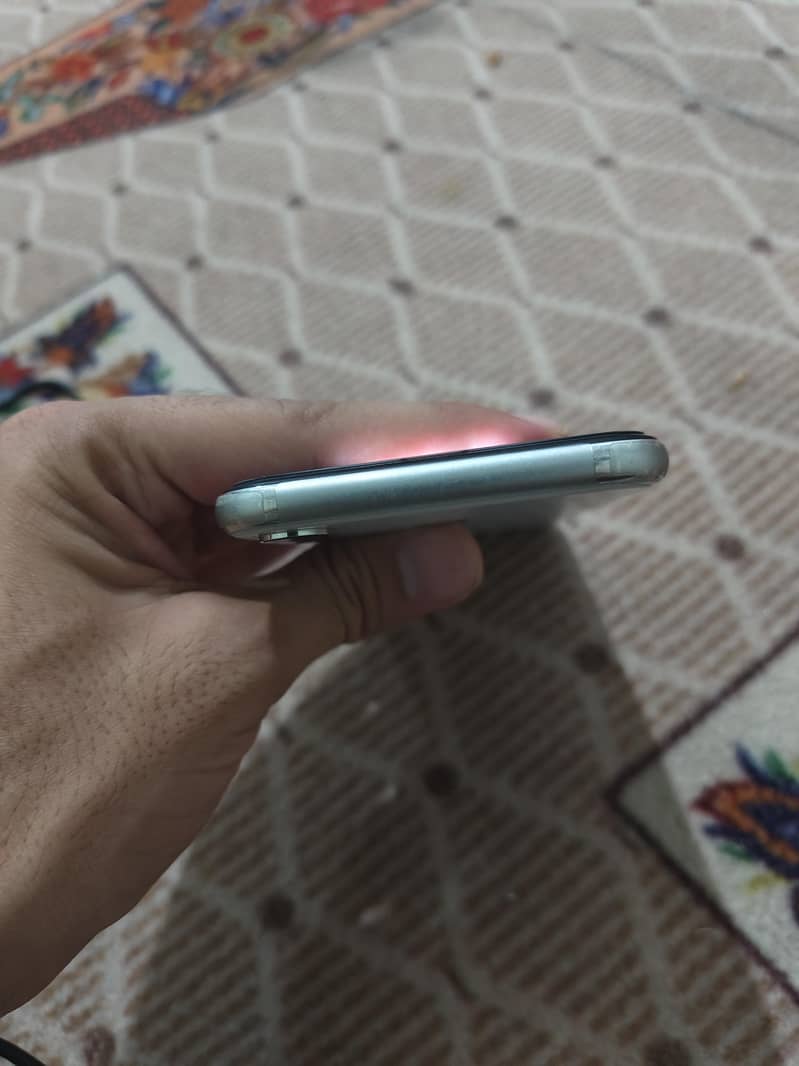 Apple iPhone X 3