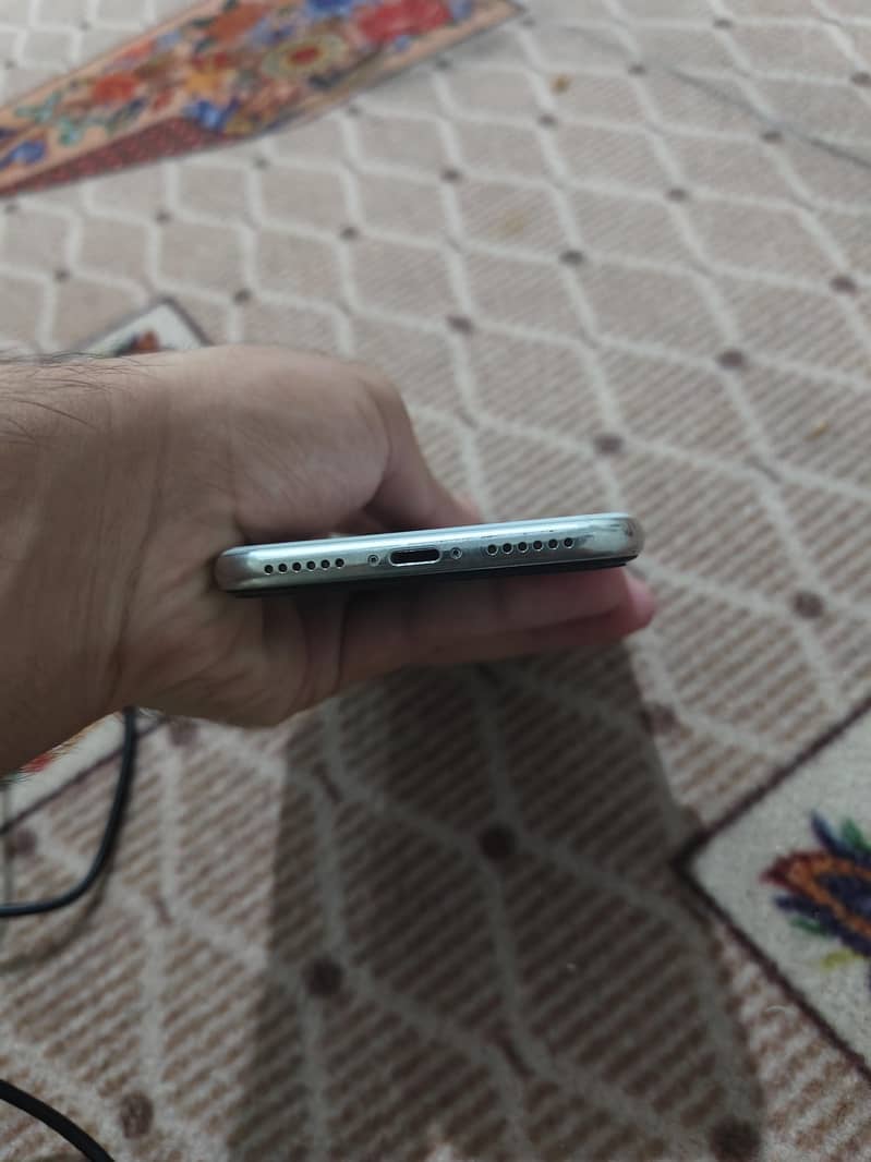 Apple iPhone X 5