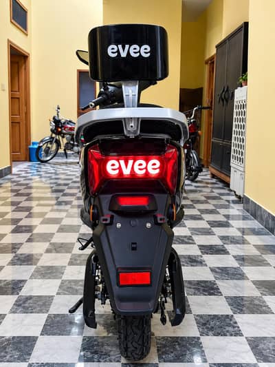 Evee Gen-Z electric scooter | Model 2026 | condition 10/10