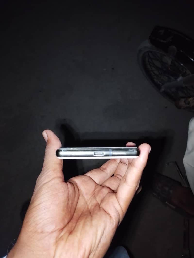 Google Pixel 6 condition 10/10 4