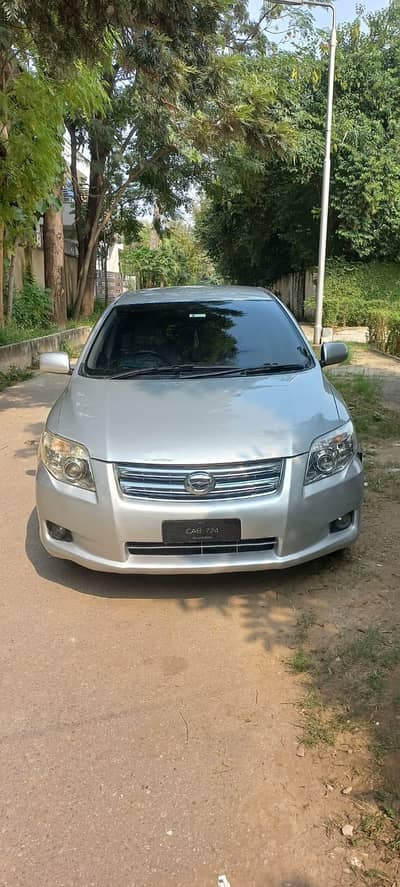 Toyota Corolla Axio 2012