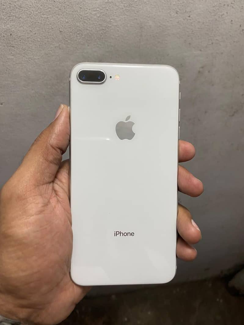 iphone 8+ 1