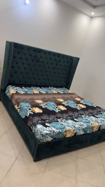 Bed King Size Green Velvet Color