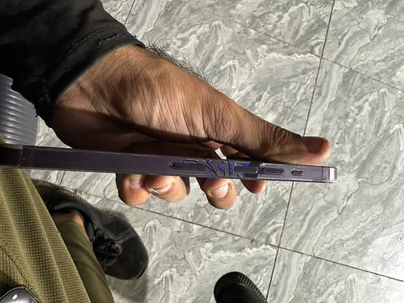 Apple iPhone 14 Pro Max 4