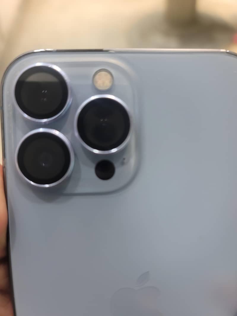 Apple iPhone 13 Pro Max 2