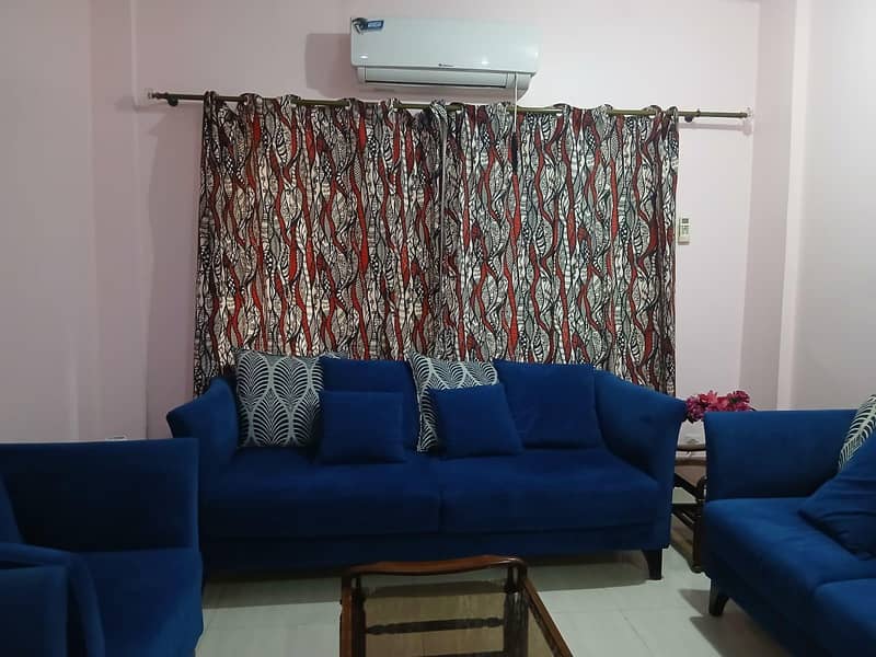 Sofa for sell 0