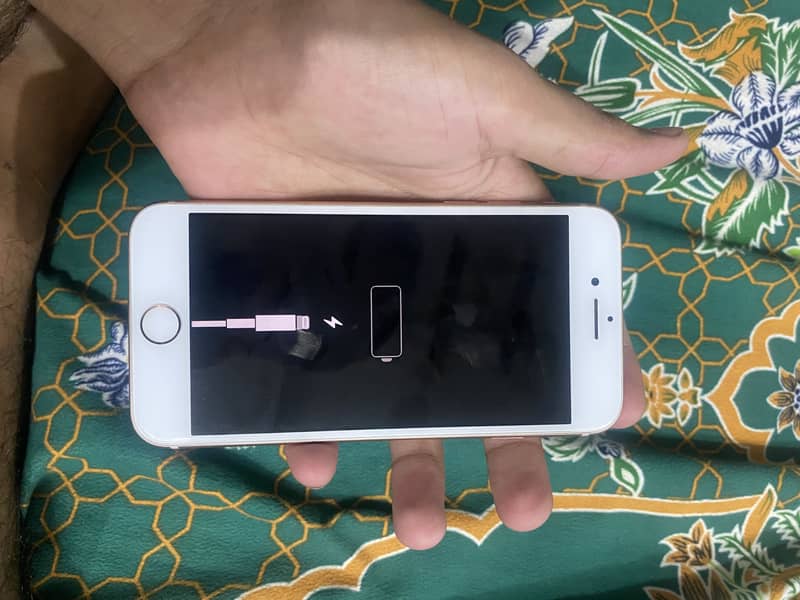 Apple iPhone 8 4