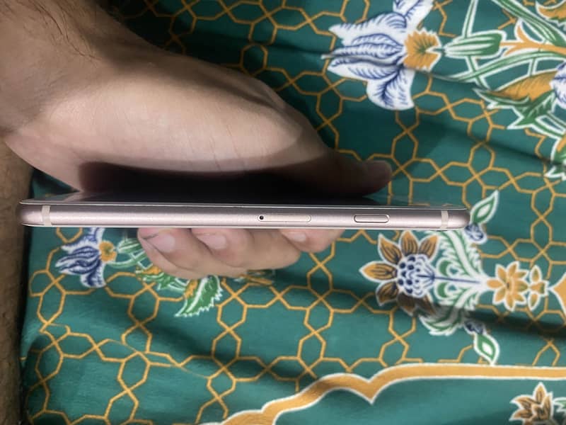 Apple iPhone 8 5