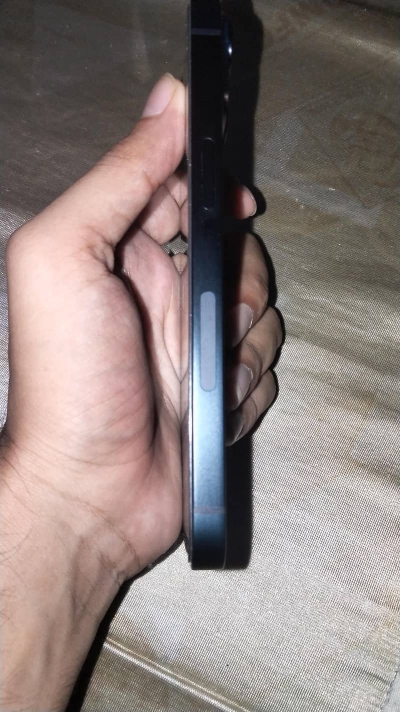Apple iPhone 14 3