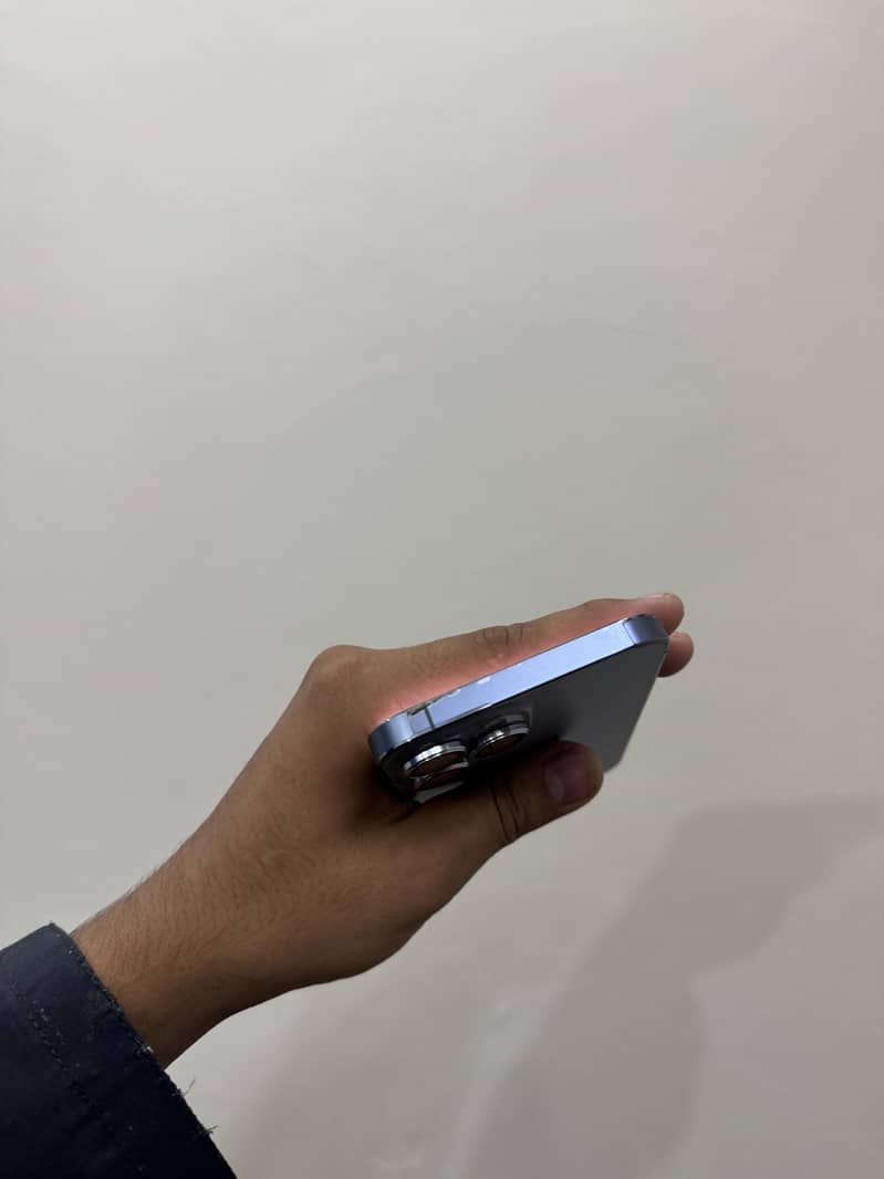 Apple iPhone 13 Pro Max 4