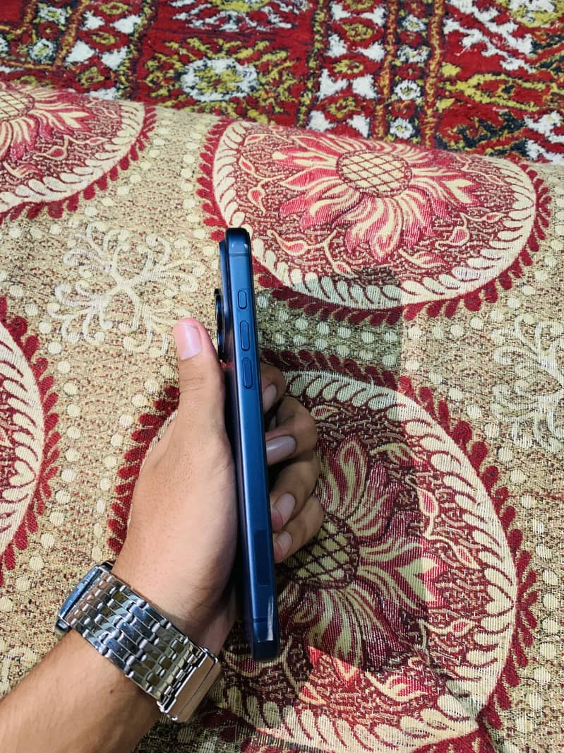Apple iPhone 17 Pro Max 2